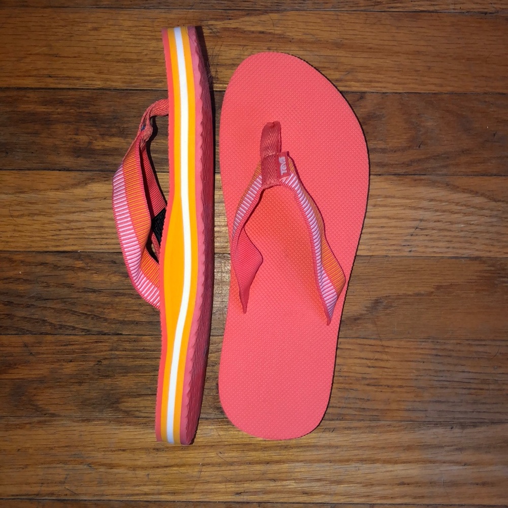 Teva Deckers Flip Flops - Coral Orange / Size 8